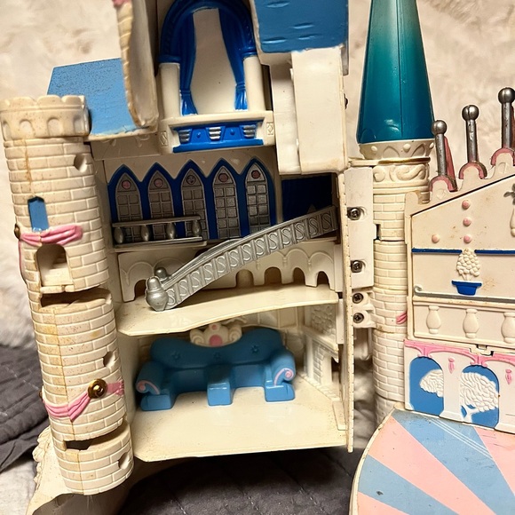 Blue and Cream Castle Playset - Picture 4 of 8